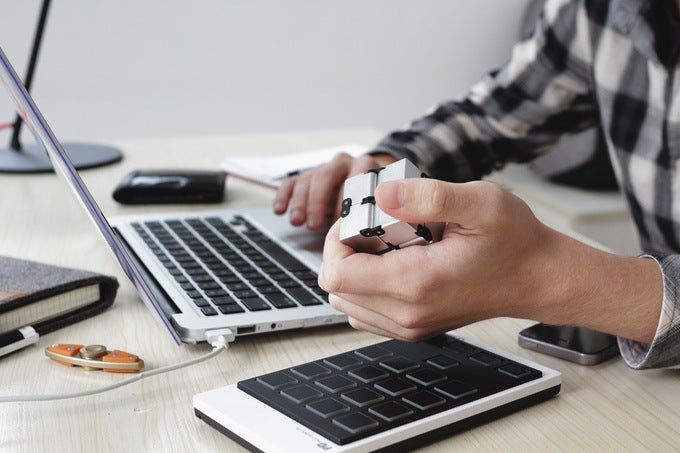 Creative Wireless Stress Relief Toy - Infinite Cube
